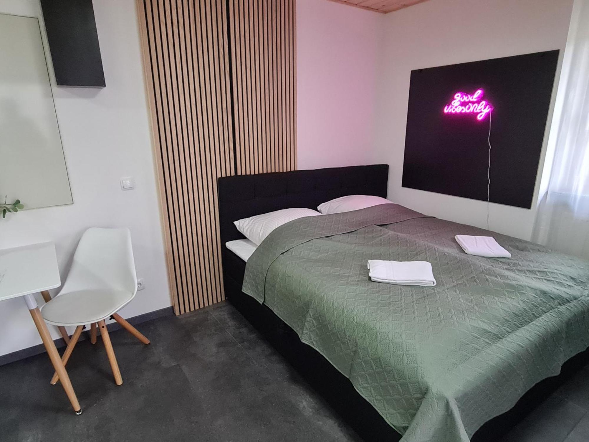 Theox No 11 Studio Apartment Fuer 2 Personen Heppenheim  외부 사진